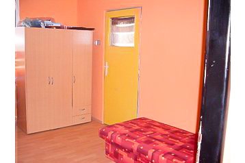 Slovaška Chata Ostrý Grúň, Eksterier